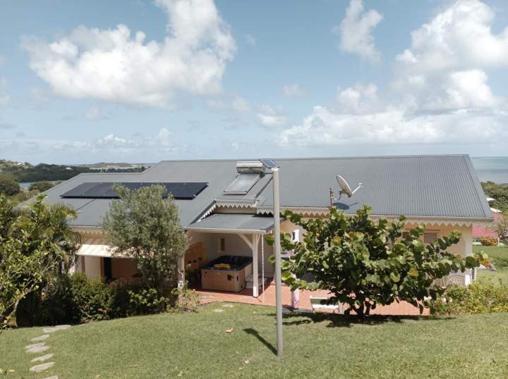 Pose de panneaux solaires professionnels Martinique